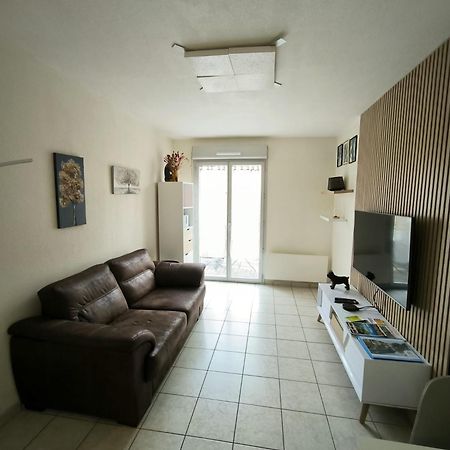 Appartement T2 En Residence Securisee Oloron-Sainte-Marie Buitenkant foto